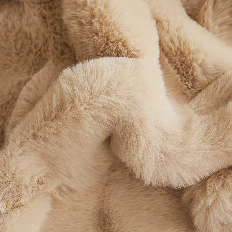 Faux rabbit fur throw, fabric detail