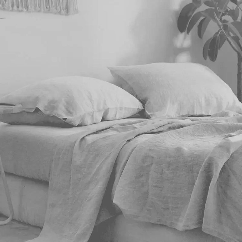 Washed linen sheet set in Light Grey